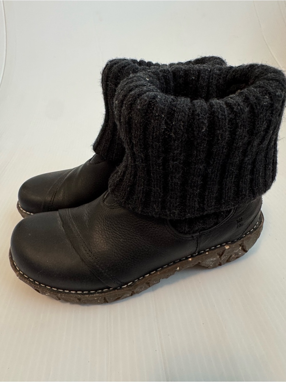 El Naturalista Black Fold-Over Knit Cuff Winter Boots